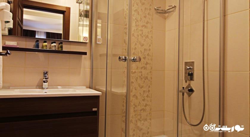 حمام و سرویس بهداشتی اتاق ها